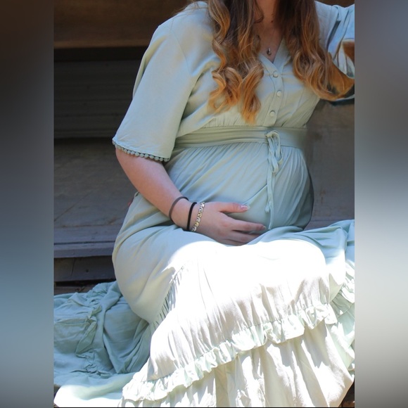 Elegant Light Green Maternity Dress - Picture 1 of 4